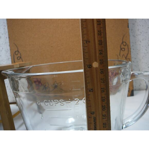 Vintage Anchor Hocking 2 qt 8 cup Mixing Pitcher - Picture 6 of 7